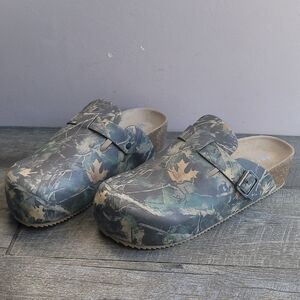 NEW Mia camoflauge clogs